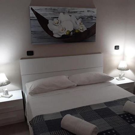 Hotel Ded 1 Parme Extérieur photo